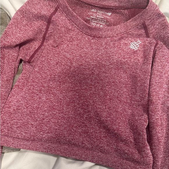 Jed North Crop Tops - Picture 2 of 5